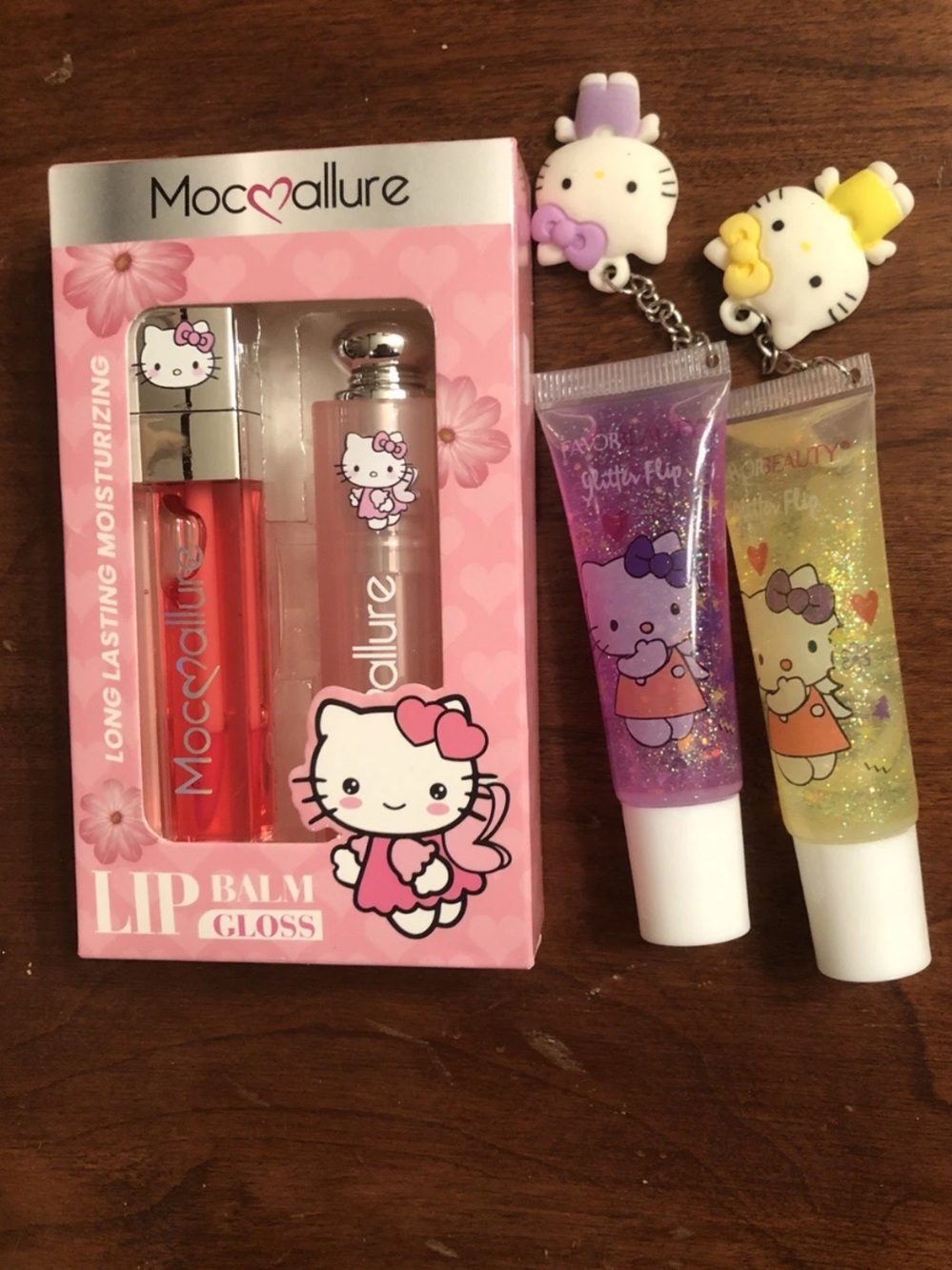 Hello Kitty 2 Moclure Lip Balm Gloss & 2 Favor Beauty Glitter Lips W/ Charm NWT